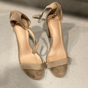 Madden Girl Beella Suede Block Heel - Neutral - 9